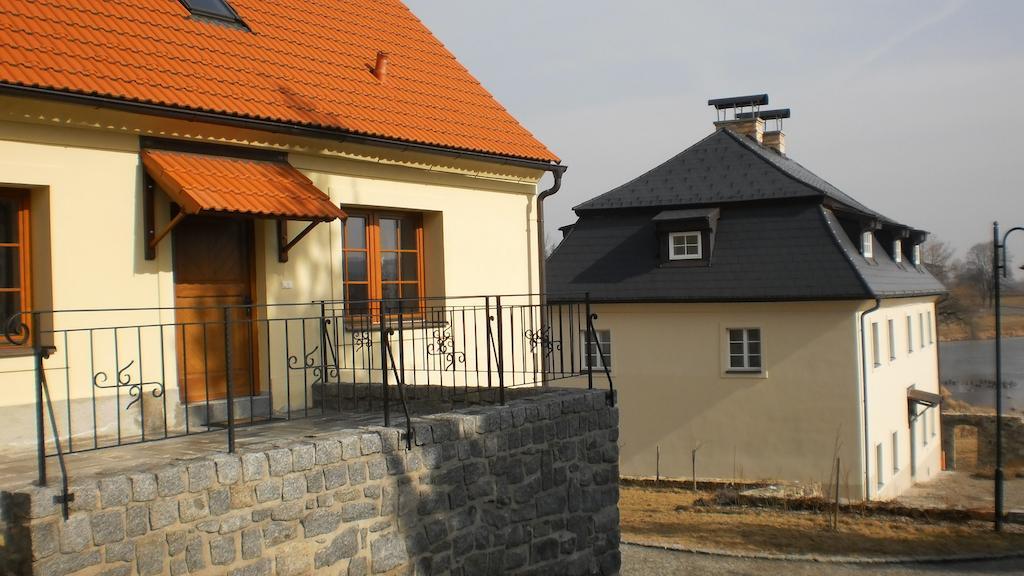 Вілла Statek Sedlecko Екстер'єр фото